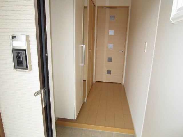 サンヴィレッジＥの玄関|ゆったりとした玄関です