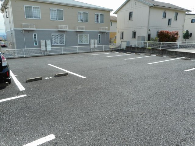 ソレアードＣの駐車場|駐車場に車を止められます