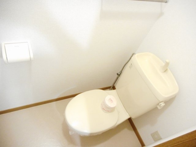 ソレアードＣのトイレ|落ち着いたトイレです