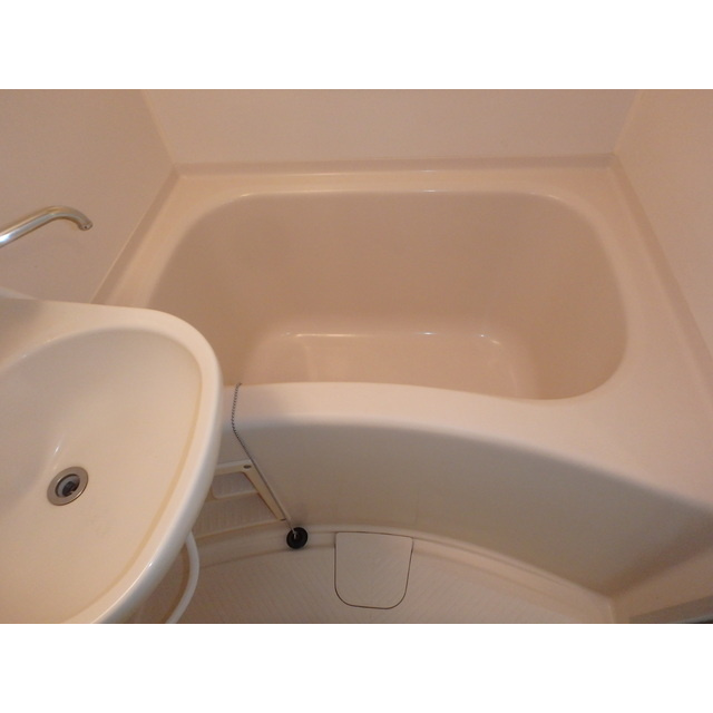ラルーチェの浴室|コンパクトで使いやすいお風呂です