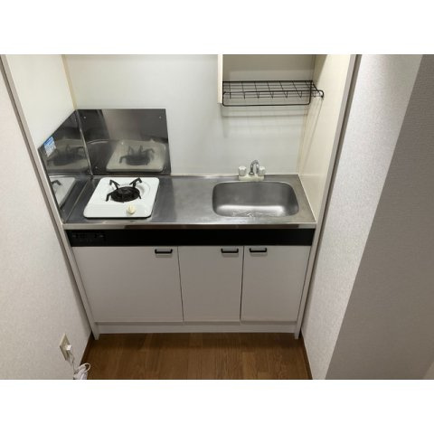ジャストハイツAのキッチン|コンパクトなキッチンで掃除もラクラク