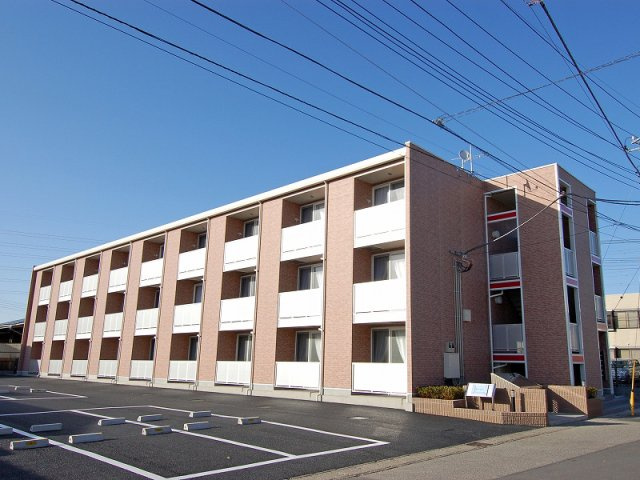レオパレスボヌールパレの外観|外観は落ち着いています