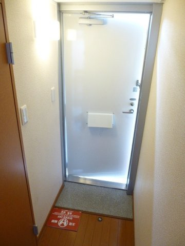 レオパレスＫＭＹ前橋の玄関|明るい玄関です