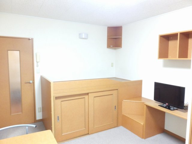 レオパレスＬＡＦＯＲＥＴⅠの寝室|開放的な寝室です