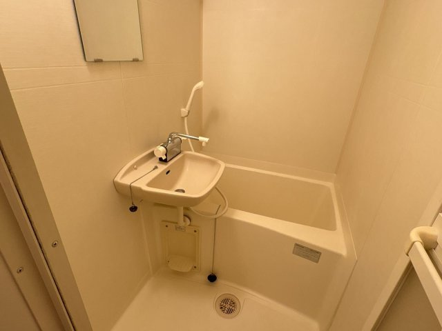 レオパレスノビア　カーサの浴室|きれいなお風呂です