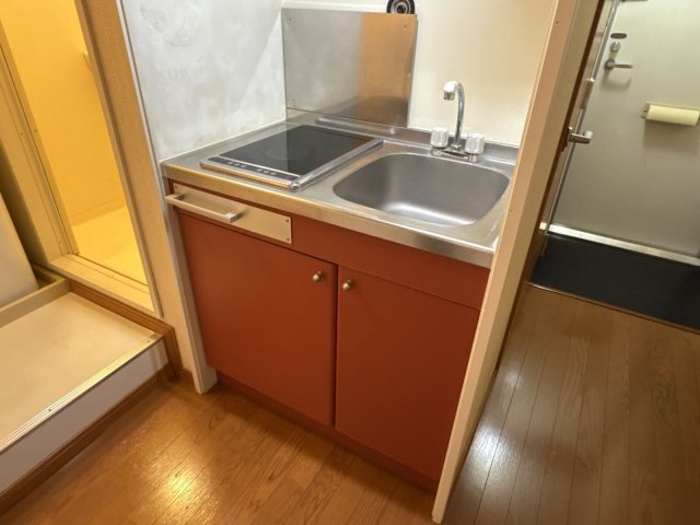 レオパレスノビア　カーサのキッチン|コンパクトなキッチンで掃除もラクラク
