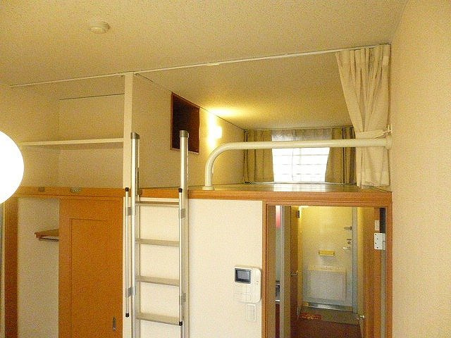 レオパレスＭＫプラザの寝室|広くて明るい寝室
