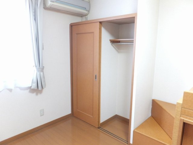 レオパレス三丁田の内装|クローゼット