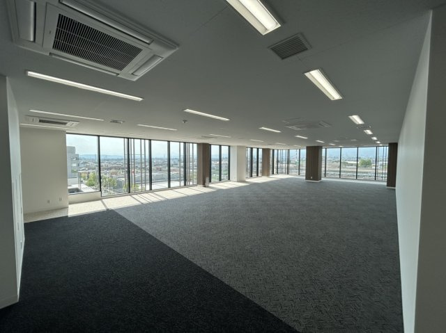 ＪＯＭＯスクエアの内装|おしゃれな内装です