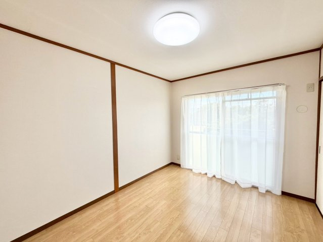 泉北槇塚台住宅３９－１棟の洋室|【洋室】全居室窓ありますよ♪風通しが良く明るい室内に気持ちも明るくなりますね！