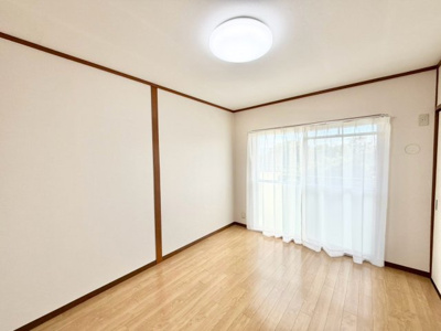 【洋室】 | 泉北槇塚台住宅３９－１棟 | 【洋室】全居室窓ありますよ♪風通しが良く明るい室内に気持ちも明るくなりますね！