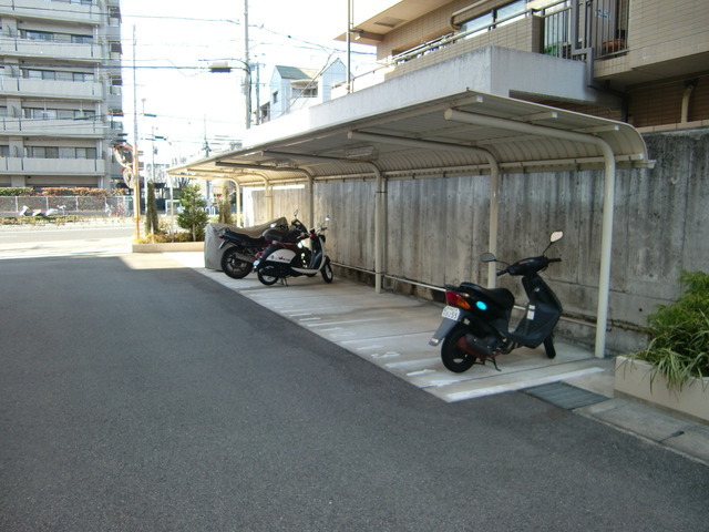 エル・セレーノ石屋川のその他共用部分|バイク置場