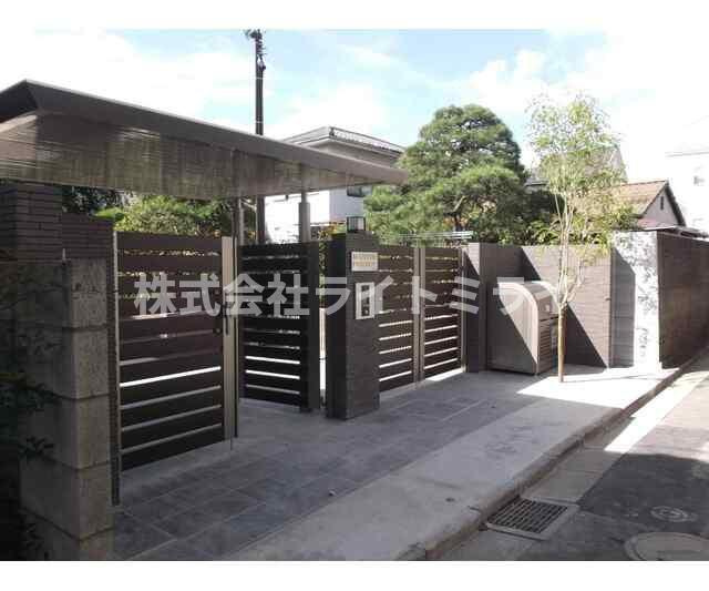ＭＡＩＳＯＮ　ＦＯＲＥＳＴのエントランス