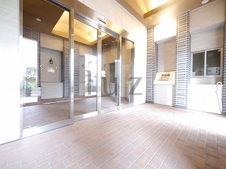 スパシエルクス横浜のエントランス