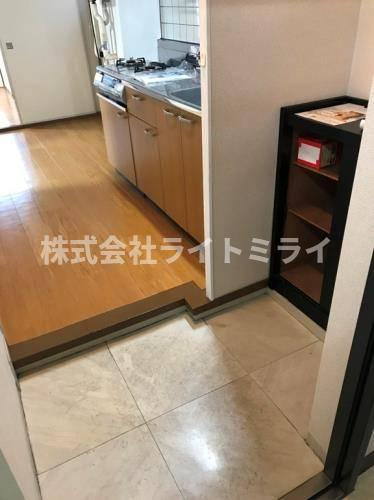まんしょん早稲田の玄関