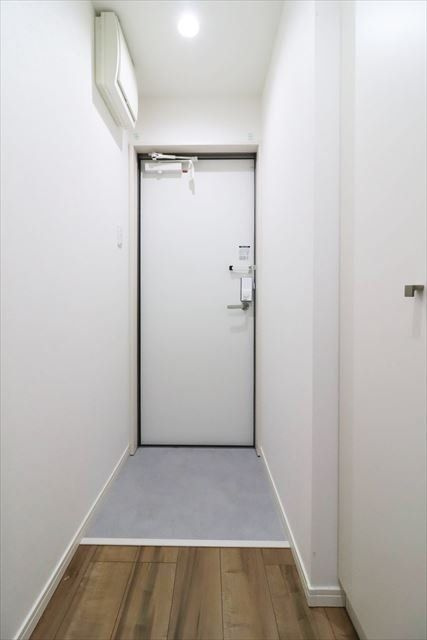 オリーブ舎人(オリーブトネリ)の玄関