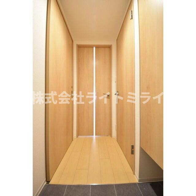 エルファーロ早稲田の玄関