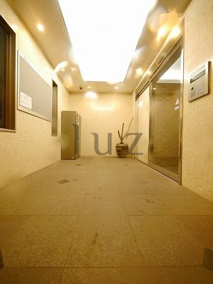 エトワール新杉田のエントランス|綺麗なエントランス