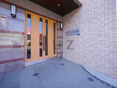 エトワール新杉田のエントランス