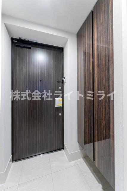 パークスフィア牛込神楽坂の玄関|※写真は同タイプ住戸です。