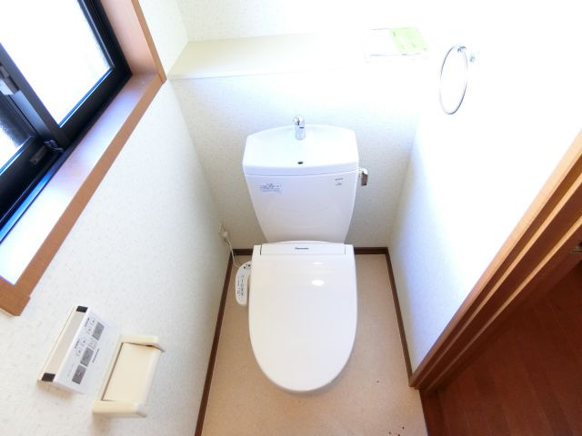 フジパレス戸建賃貸大阪狭山市Ⅰのトイレ|同物件別部屋イメージ写真