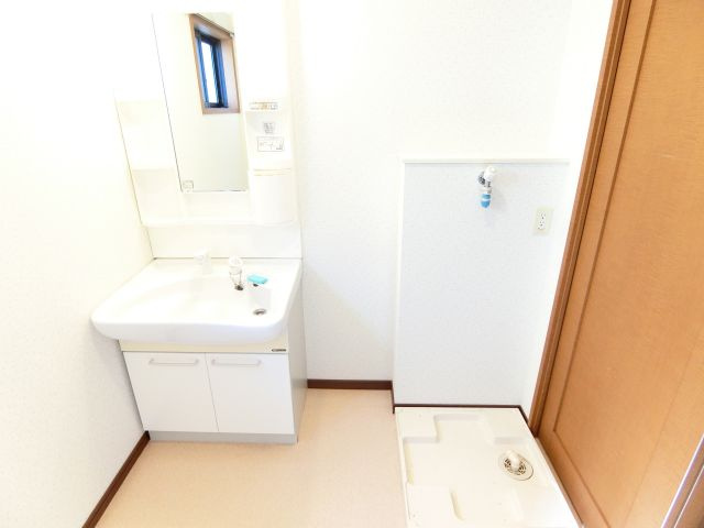 フジパレス戸建賃貸大阪狭山市Ⅰの独立洗面台|同物件別部屋イメージ写真