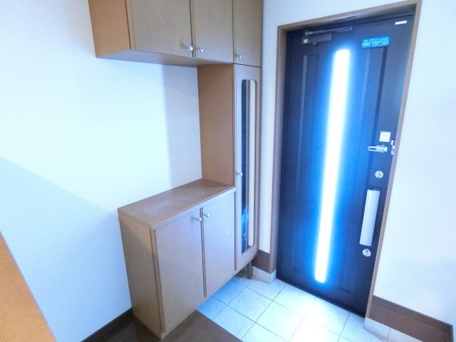 フジパレス戸建賃貸大阪狭山市Ⅰの玄関|同物件別部屋イメージ写真