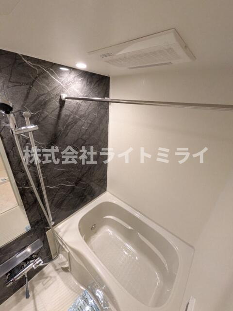 レジディア高田馬場の浴室