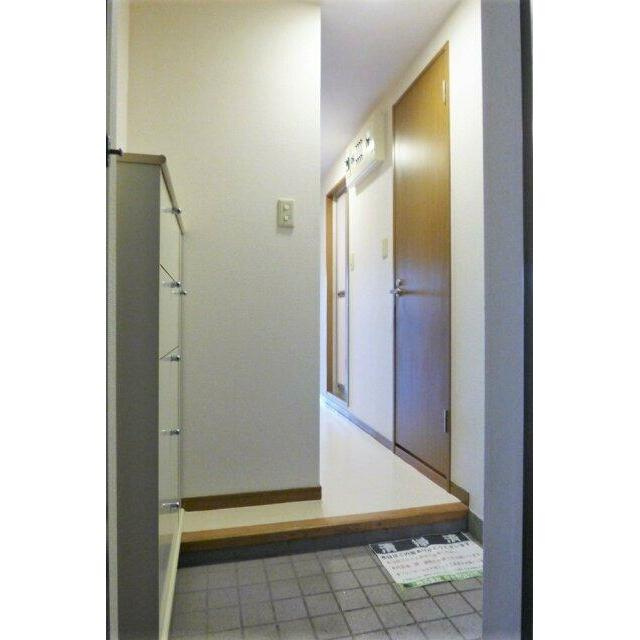 新宿区下落合１丁目の賃貸マンションの玄関