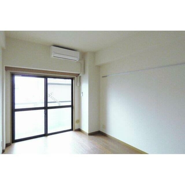 新宿区下落合１丁目の賃貸マンションの居間・リビング