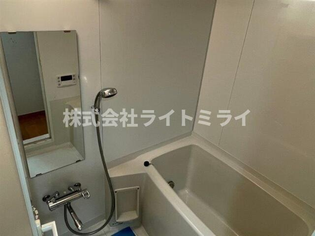 ルーブル早稲田弐番館の浴室
