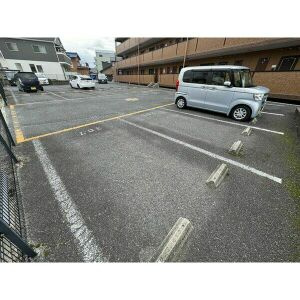 シャルマン門弟山の駐車場