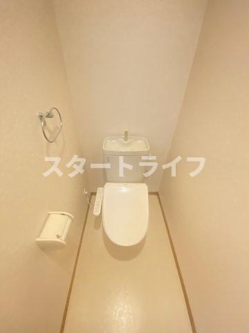 大阪市淀川区三国本町１丁目の賃貸マンションのトイレ