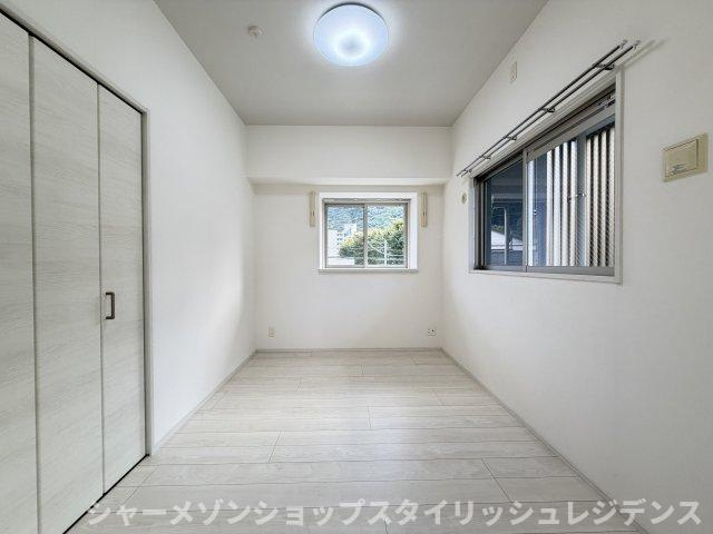 ベルステージ須賀町の洋室