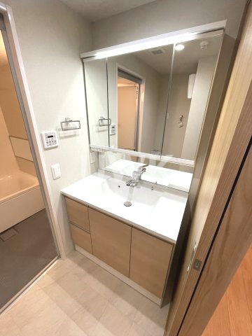 増田屋ビルの独立洗面台
