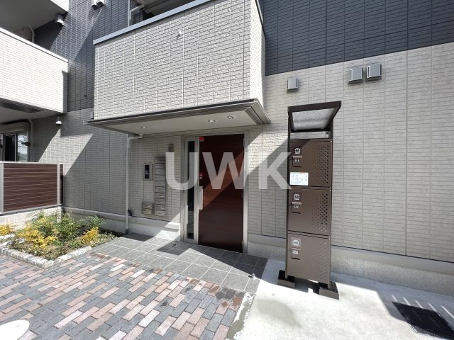 フロレゾン北花山Bのエントランス