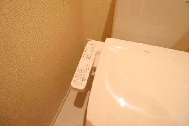 ゼフィールのトイレ|温水洗浄便座付き