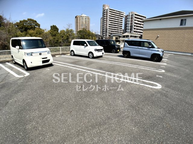 【駐車場】 | メルヴェーユ | カースペースがあります