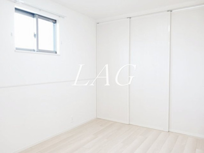 【居間・リビング】 | プリムローズ　ガーデン | 洋室のお部屋です。