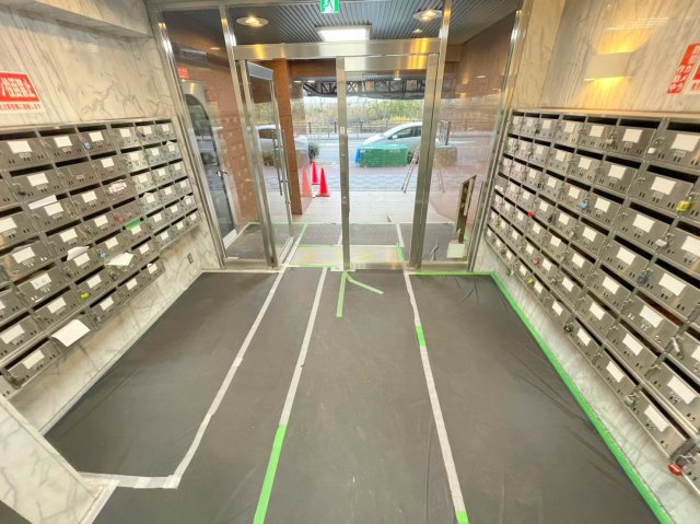 ローズコーポ新大阪7のエントランス