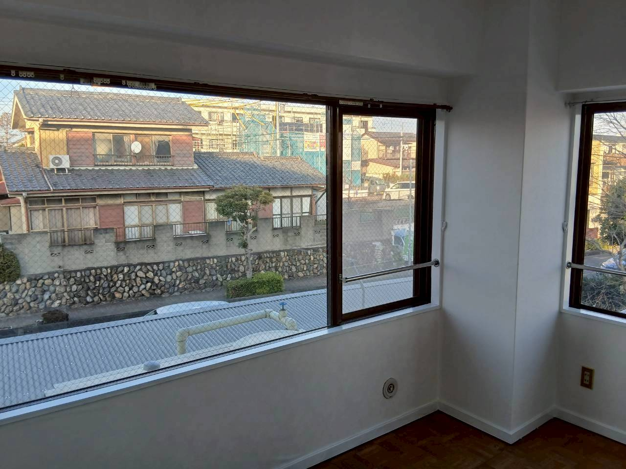 ハイライズマンションの内装|大きな窓です