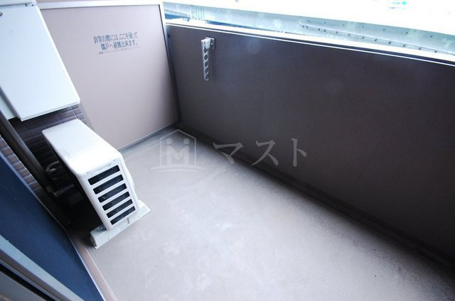 エスライズ本町東のバルコニー