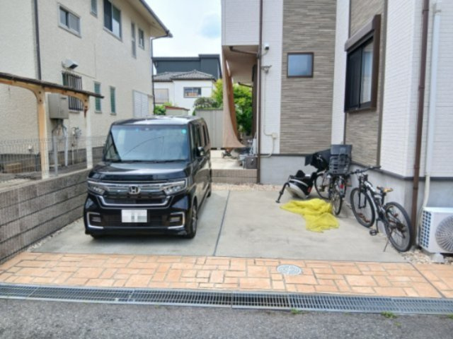 霞ヶ関東中古戸建の駐車場