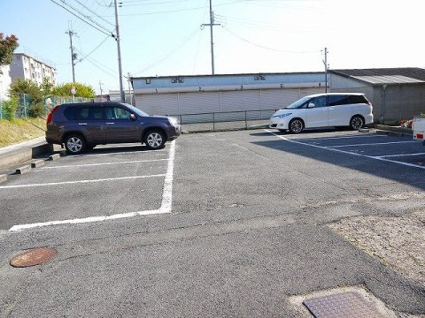 宮東マンションの駐車場