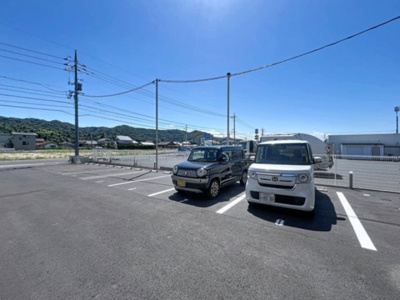 【駐車場】 | ガーデンヒル出西駐車場