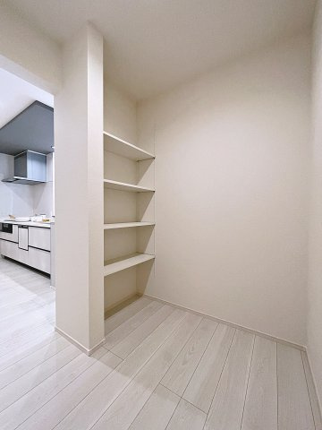 新築戸建・新築建売　伊達市篭田　伊達小学校・伊達中学校の収納|大容量のパントリーは食品や日用品、防災グッズなどの保管に便利です！