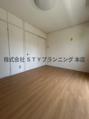 仲介手数料0円！リエス那古野の居間・リビング