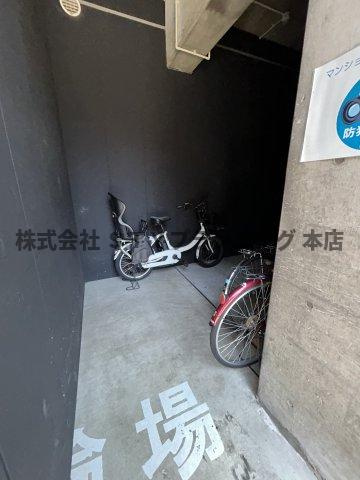 仲介手数料0円！リエス那古野の駐車場