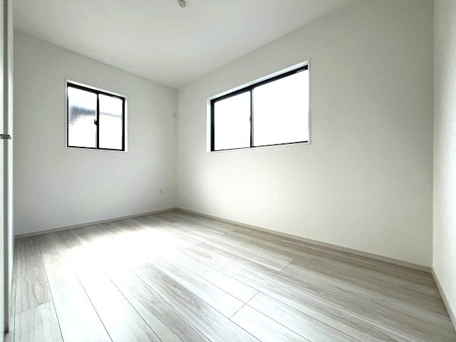 【子供部屋】 | 福岡市城南区友丘1丁目2期　2号棟（全2棟）【仲介手数料無料・0円】 | 施工例。施工例は完成時と異なる場合があります。