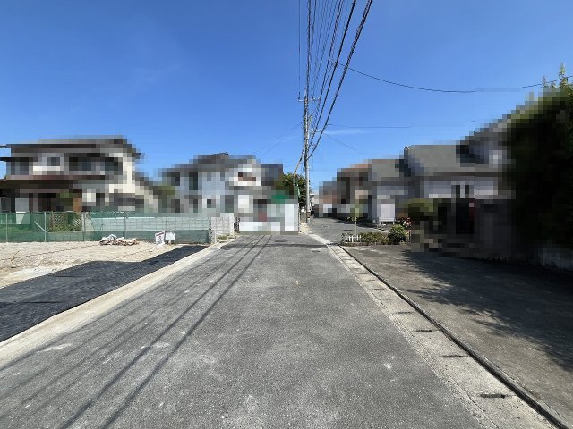 【その他】 | 福岡市城南区友丘1丁目2期　2号棟（全2棟）【仲介手数料無料・0円】 | 現地写真。前面道路です。